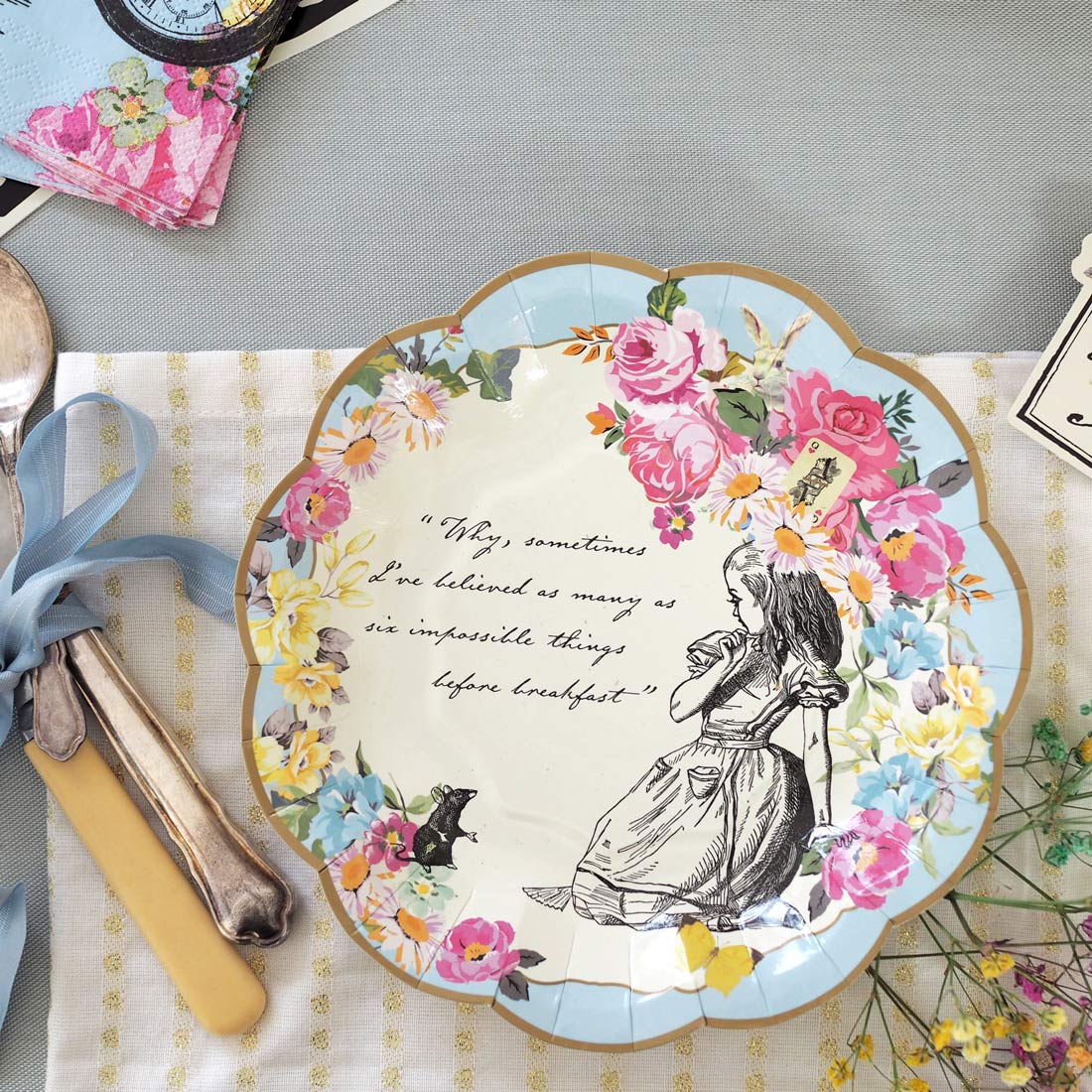 Platos de papel Truly Alice con flores - Decoración para celebraciones - La  Petite Cuisine