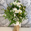 Ramo de flores en tonos blancos